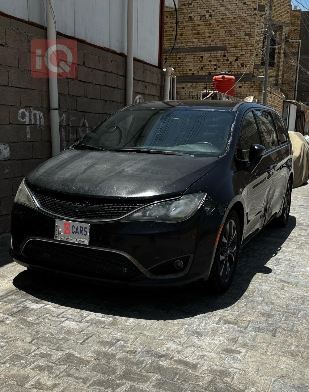 Chrysler Pacifica